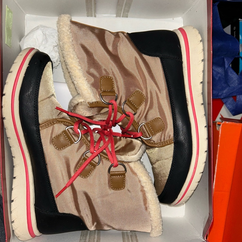 Merona Women’s Winter boots